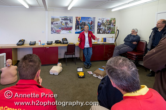 Classroom first aid - using defibrillators