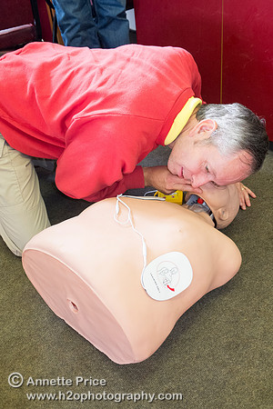 Classroom first aid - using defibrillators
