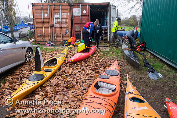 Putney Bridge Canoe Club paddle to the Ship pub in Mortlake for Christmas Dinner