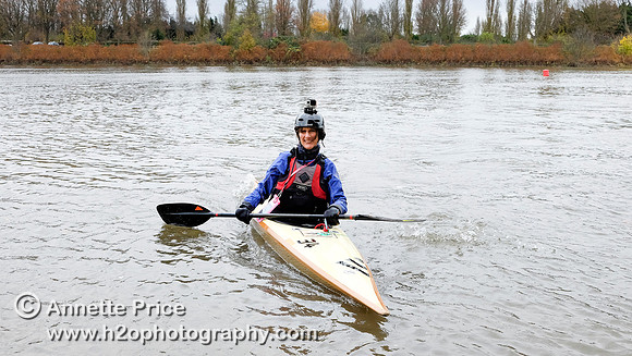 Putney Bridge Canoe Club paddle to the Ship pub in Mortlake for Christmas Dinner