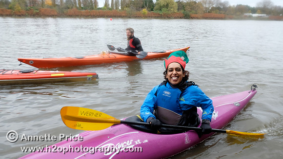 Putney Bridge Canoe Club paddle to the Ship pub in Mortlake for Christmas Dinner