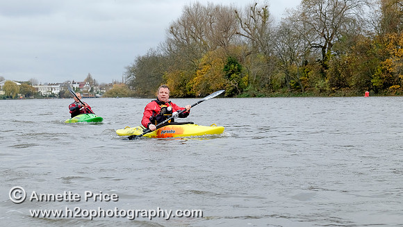 Putney Bridge Canoe Club paddle to the Ship pub in Mortlake for Christmas Dinner