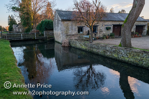 Ashton Keynes village. This is the first village which the River Thames flows through.
