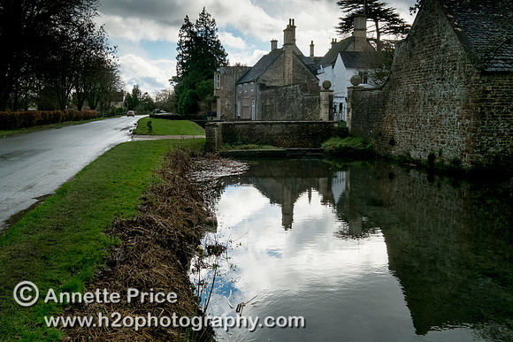 Ashton Keynes village. This is the first village which the River Thames flows through.