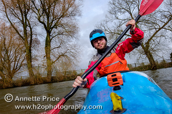 Paddler Mark Villa Vercella on the River Thames at Lechlade.
