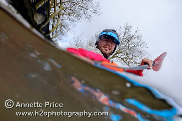 Paddler Mark Villa Vercella on the River Thames at Lechlade.