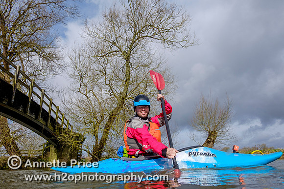 Paddler Mark Villa Vercella on the River Thames at Lechlade.