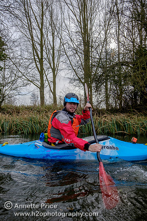 Paddler Mark Villa Vercella on the River Thames at Lechlade.