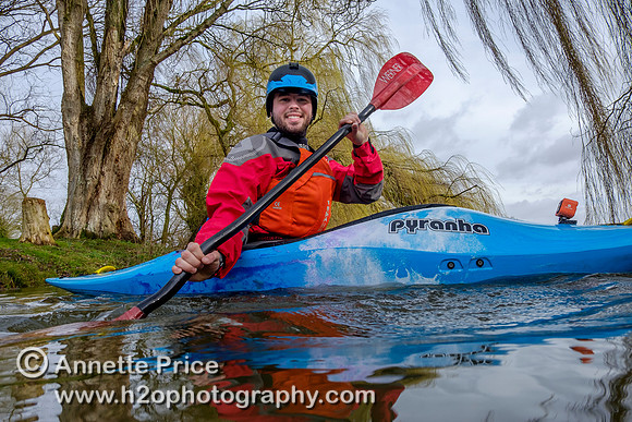 Paddler Mark Villa Vercella on the River Thames at Lechlade.