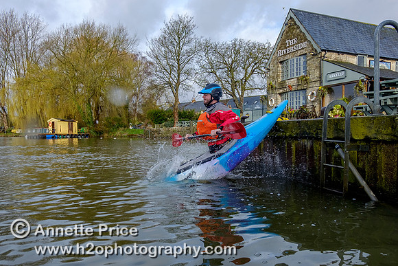 Paddler Mark Villa Vercella on the River Thames at Lechlade.