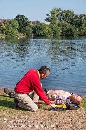 First aid outdoors - using a defibrillator
