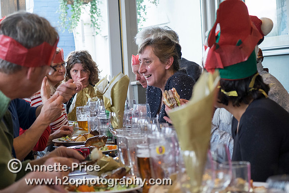 Putney Bridge Canoe Club paddle to the Ship pub in Mortlake for Christmas Dinner