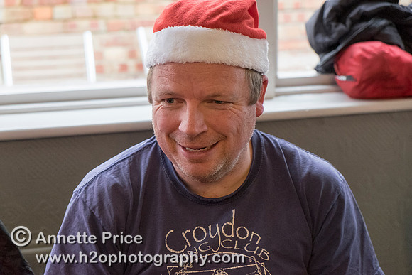Putney Bridge Canoe Club paddle to the Ship pub in Mortlake for Christmas Dinner