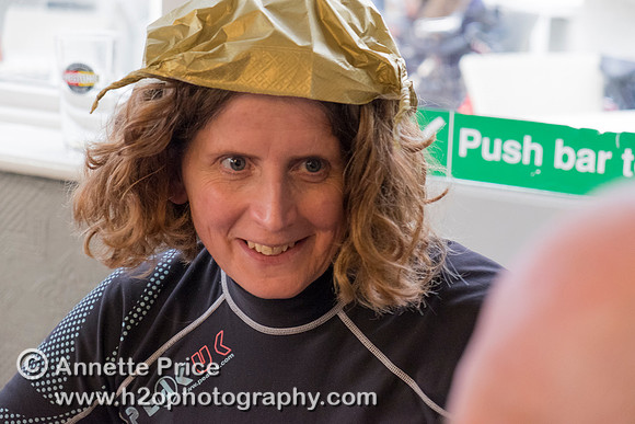 Putney Bridge Canoe Club paddle to the Ship pub in Mortlake for Christmas Dinner