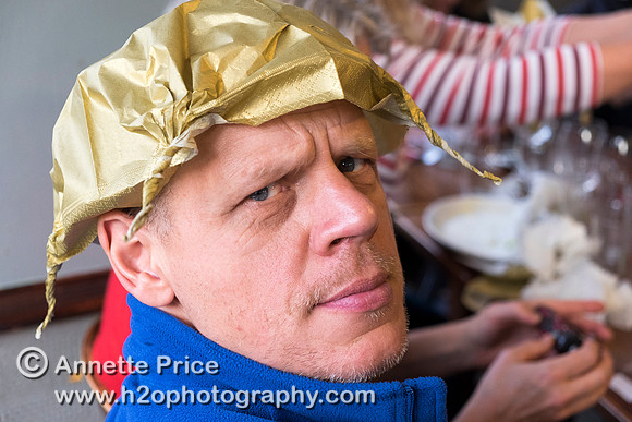 Putney Bridge Canoe Club paddle to the Ship pub in Mortlake for Christmas Dinner