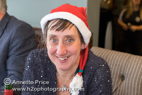 Putney Bridge Canoe Club paddle to the Ship pub in Mortlake for Christmas Dinner