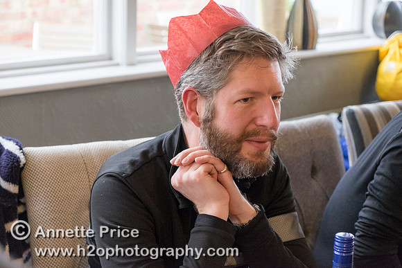 Putney Bridge Canoe Club paddle to the Ship pub in Mortlake for Christmas Dinner