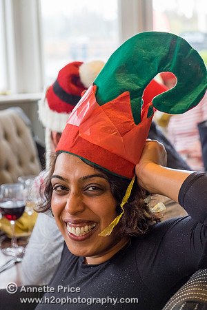 Putney Bridge Canoe Club paddle to the Ship pub in Mortlake for Christmas Dinner