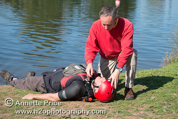 STEP-BY-STEP - using a defibrillator