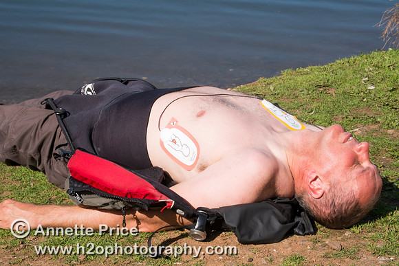 First aid outdoors - using a defibrillator