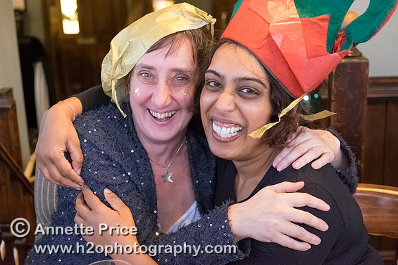 Putney Bridge Canoe Club paddle to the Ship pub in Mortlake for Christmas Dinner