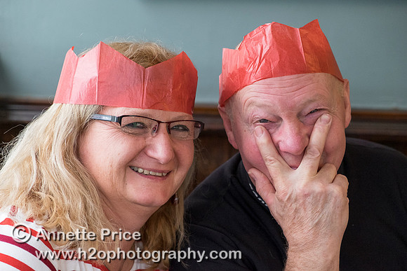 Putney Bridge Canoe Club paddle to the Ship pub in Mortlake for Christmas Dinner